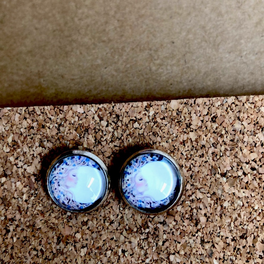 Lady Moon Stud Ear Rings